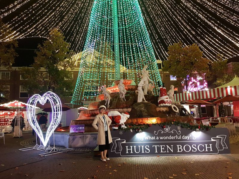 Đêm rực rỡ tại công viên chủ đề Huis Ten Bosch Đêm rực rỡ tại công viên chủ đề Huis Ten Bosch
